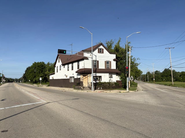 20712 W Main St, Lannon