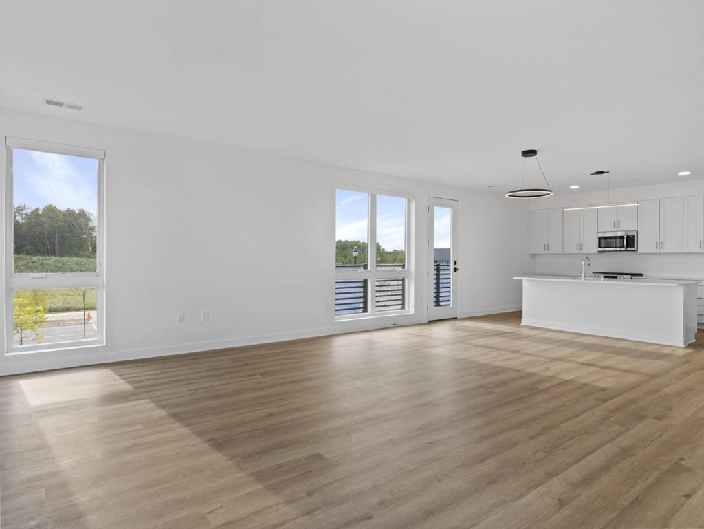 4163 E Hemlock Dr 201, Oak Creek