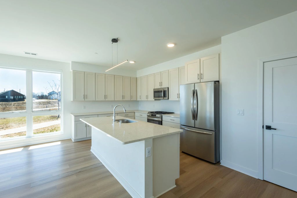 9378 S Alder Pl 101, Oak Creek