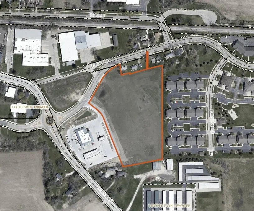 1127 Bluff Rd, Whitewater