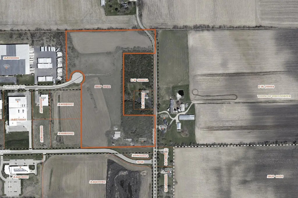 Lt1b Universal Blvd, Whitewater