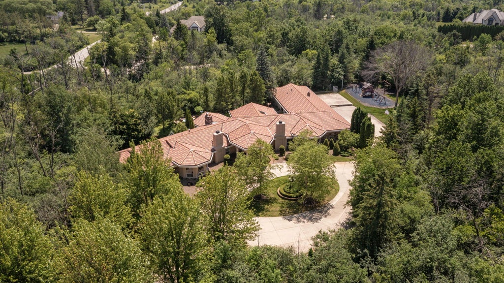 9001 N Range Line Rd, River Hills