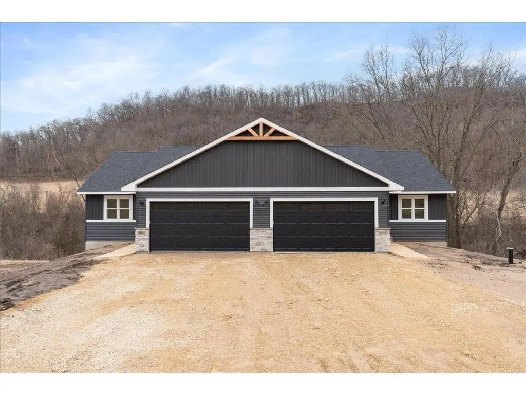 S1546 Shawnee Dr A, Alma