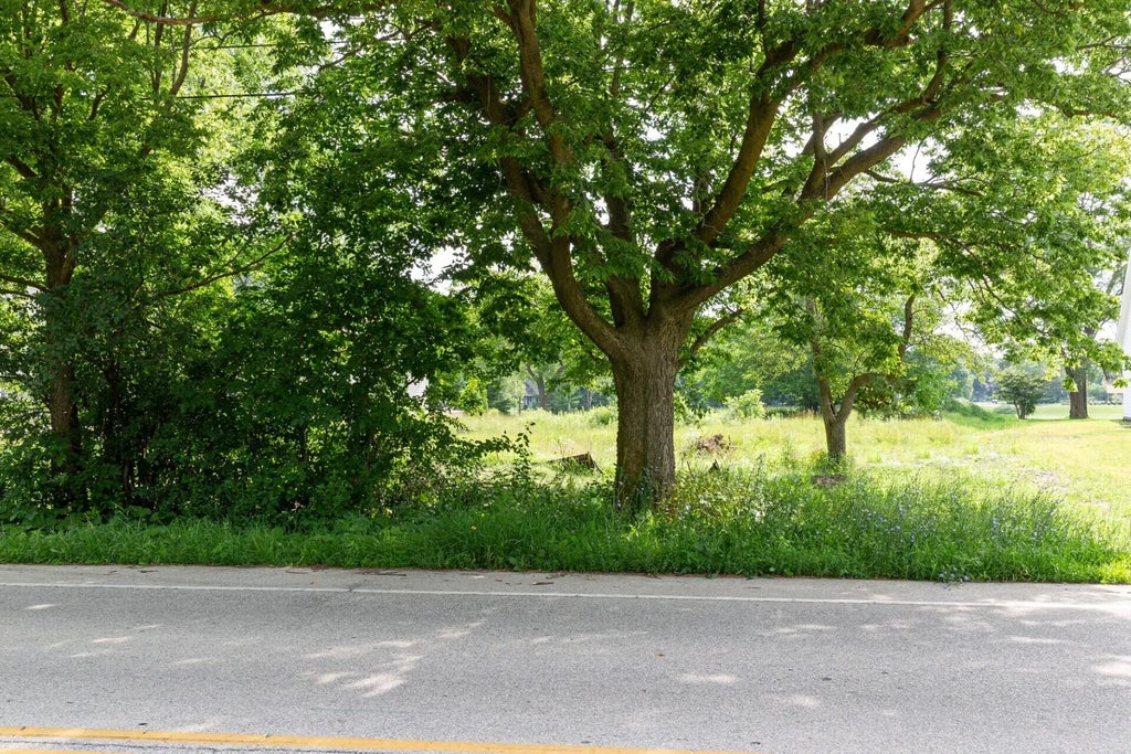 630 Green Bay Rd, Thiensville