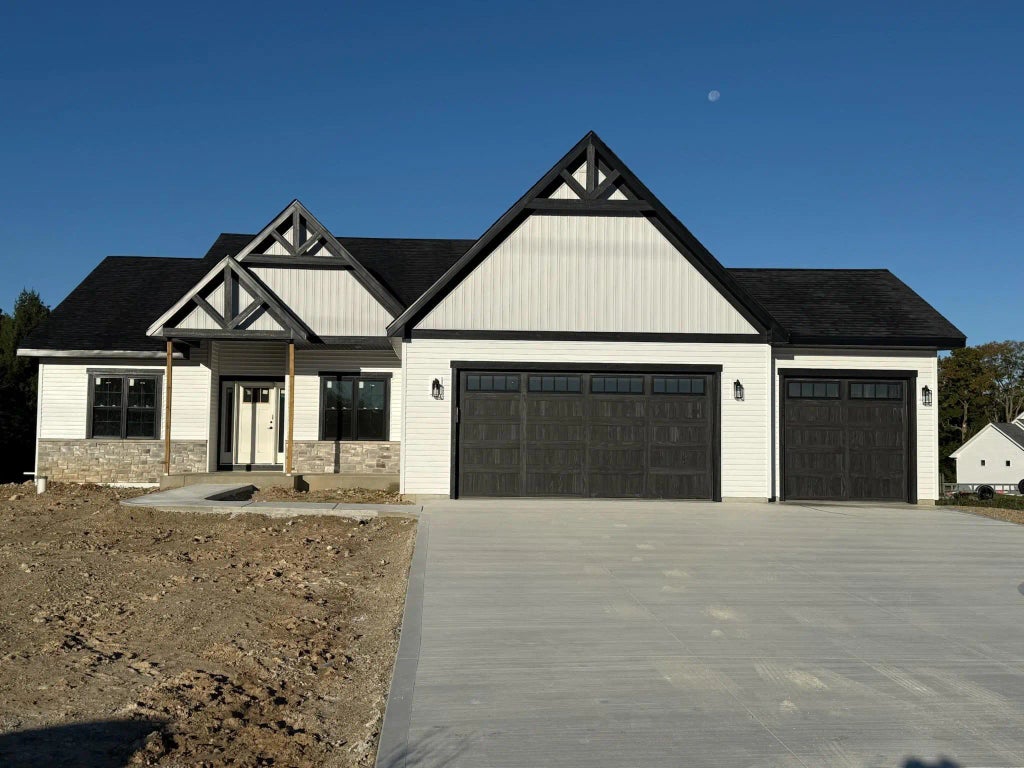 W236s5789 Coyote Xing, Waukesha