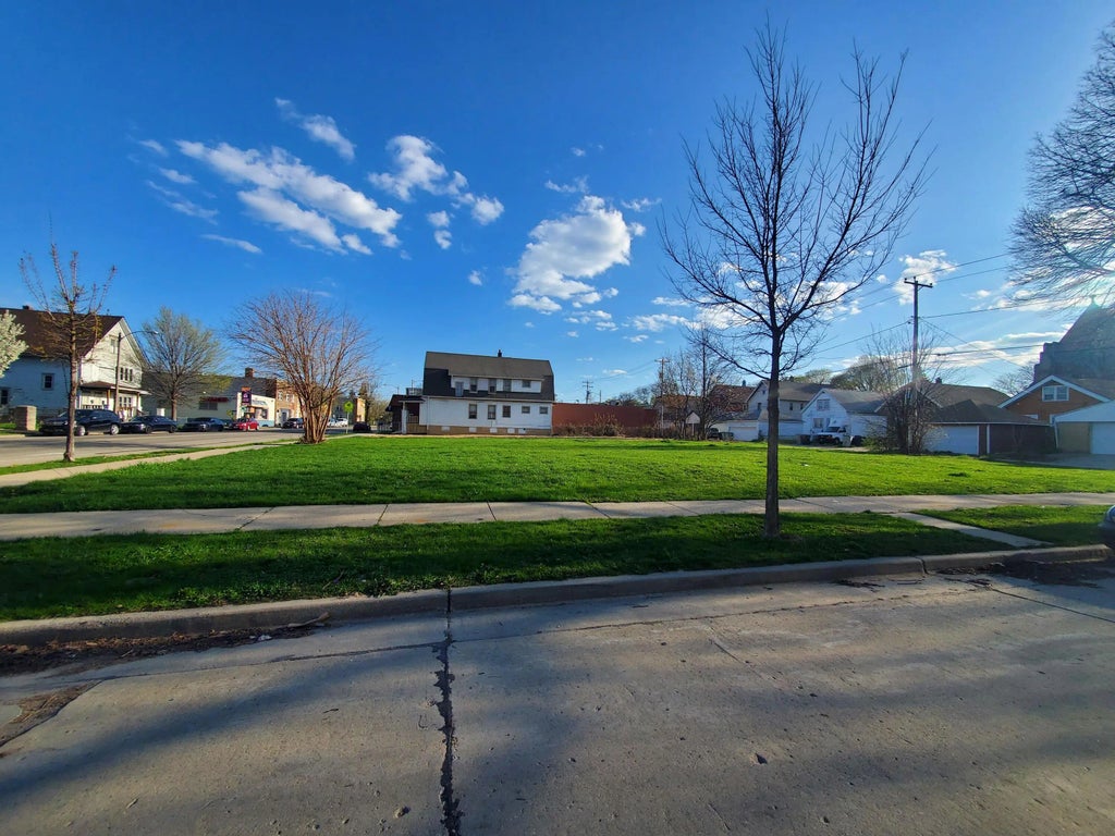 3885 N Port Washington Ave 3897, Milwaukee