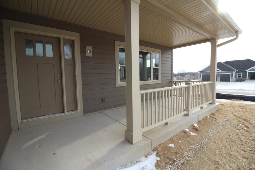 426 Parker Dr, Genoa City