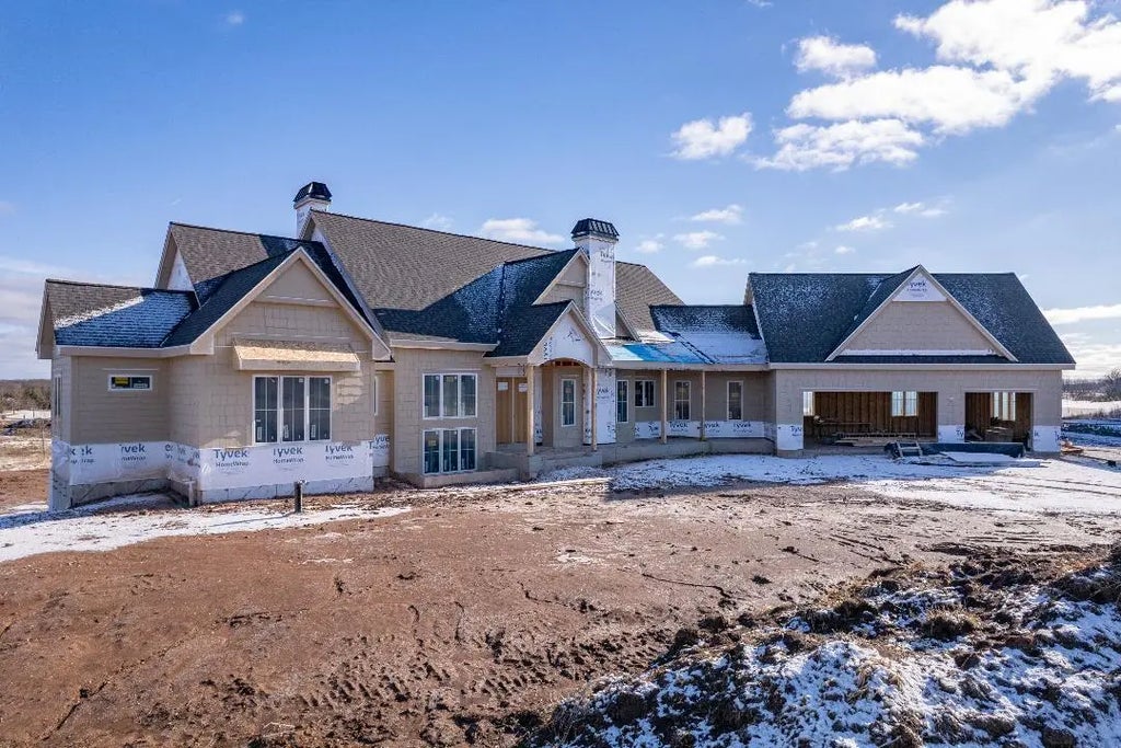 3561 W Pine View Ct, Mequon