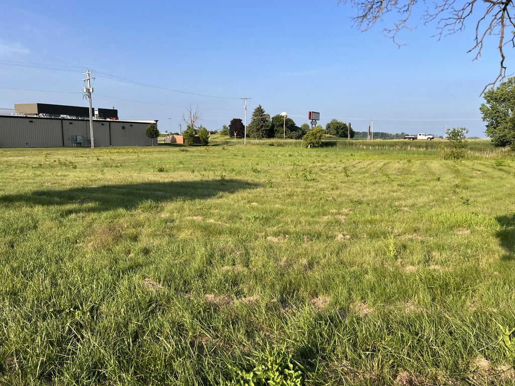 260 Highland Dr, Fredonia