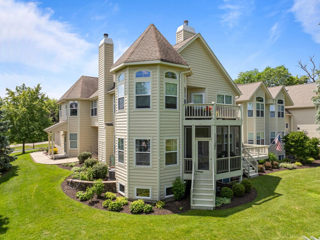 1018 Terrace Ct 43-5m, Geneva