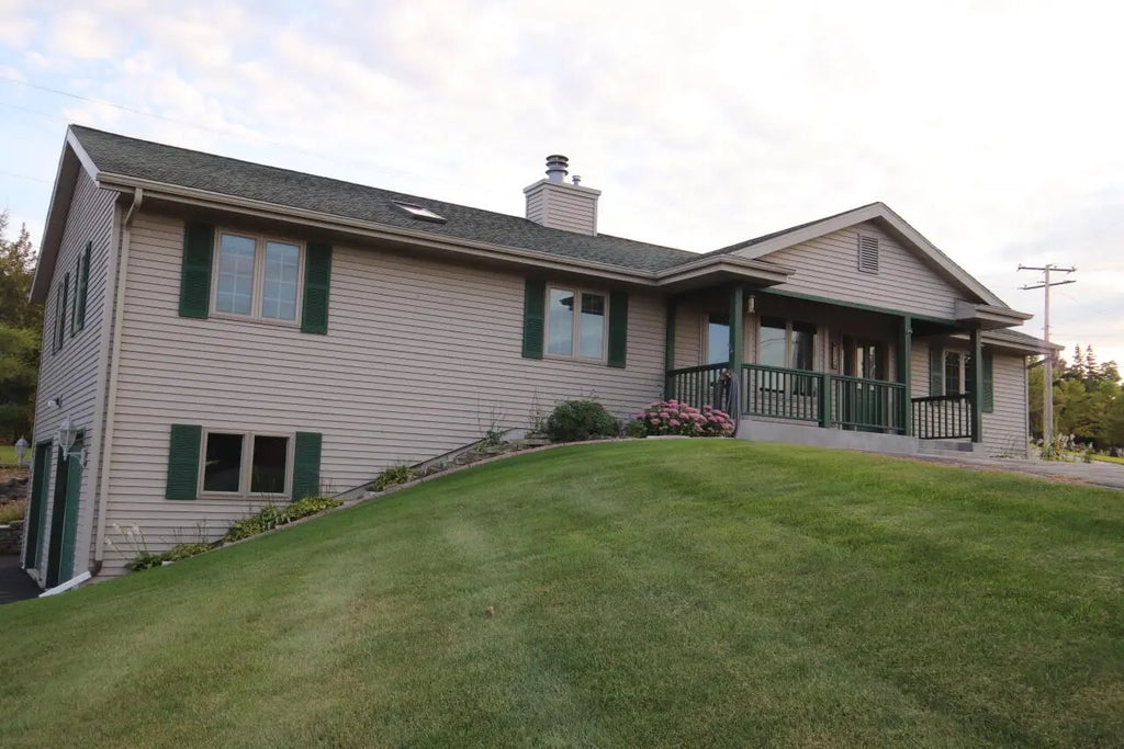 313 Church St, Mount Calvary