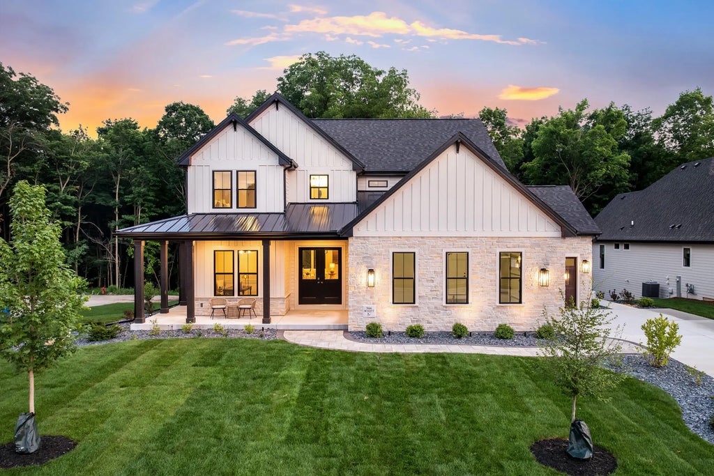 N66w21277 Sagebrush Dr, Menomonee Falls