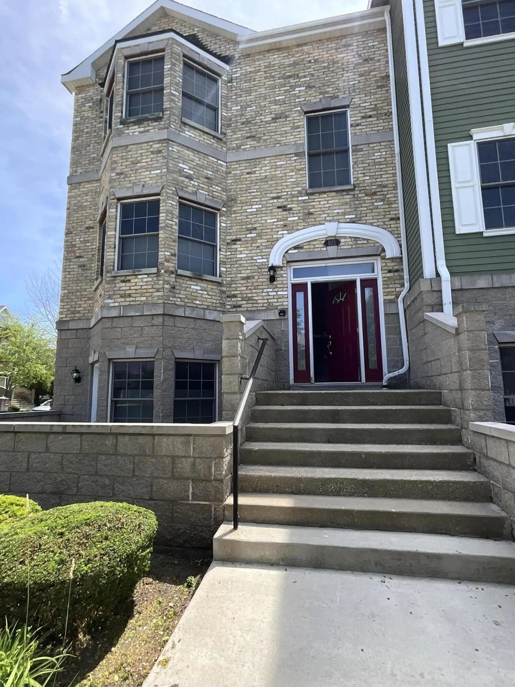 7918 Fredricksburg Ct 101, Bristol