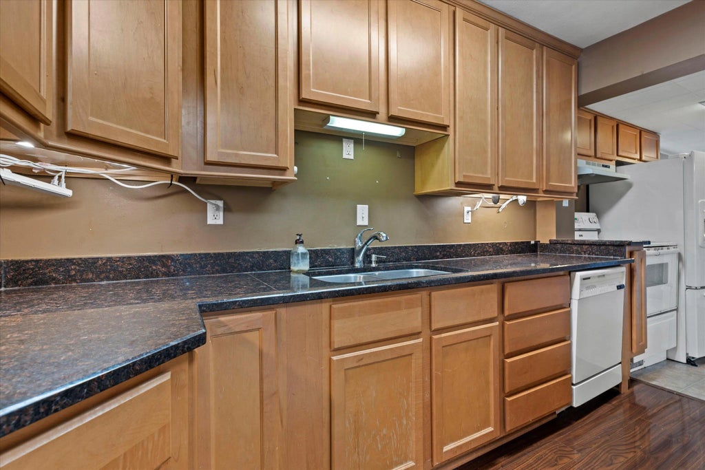 5006 N Port Washington Rd, Glendale