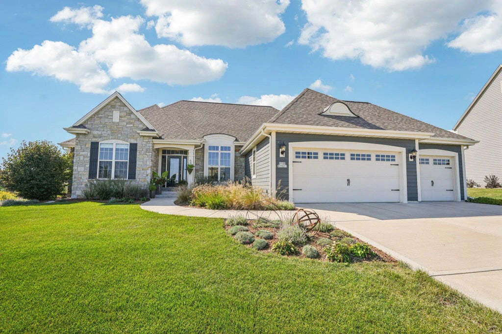 W125n11011 Strawgrass Ln, Germantown