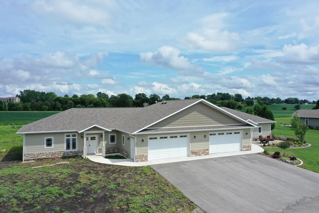 N866 N Water St, Watertown