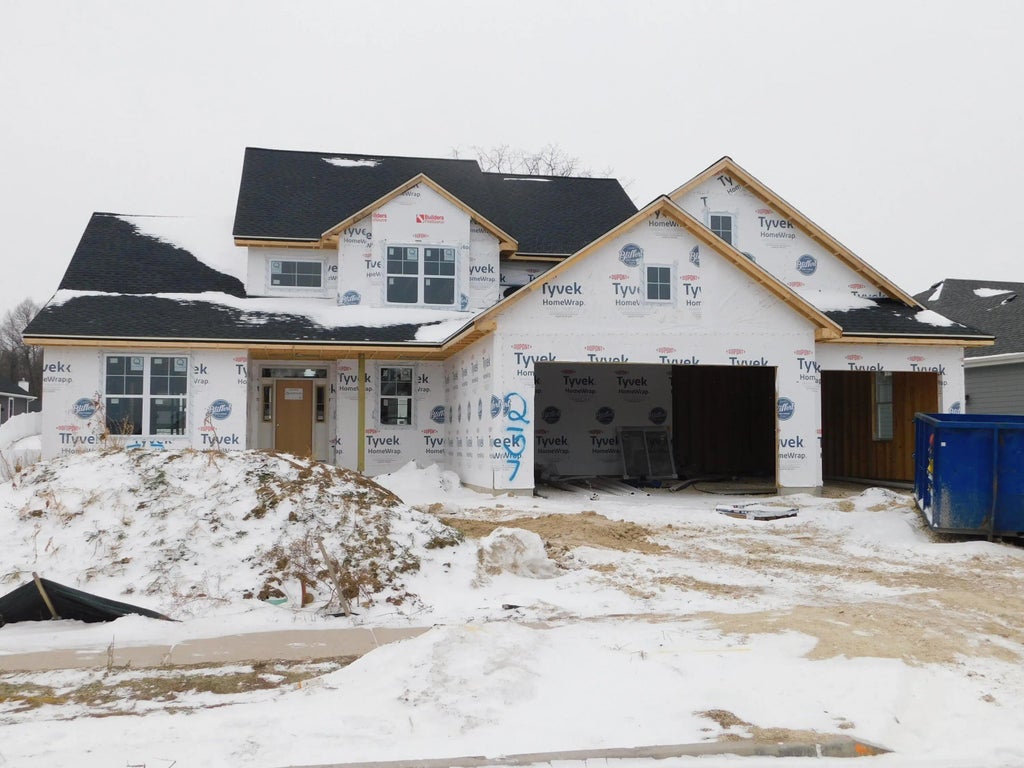 237 Mulberry Ln, Grafton