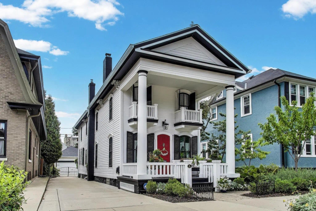 1228 Main St, Racine