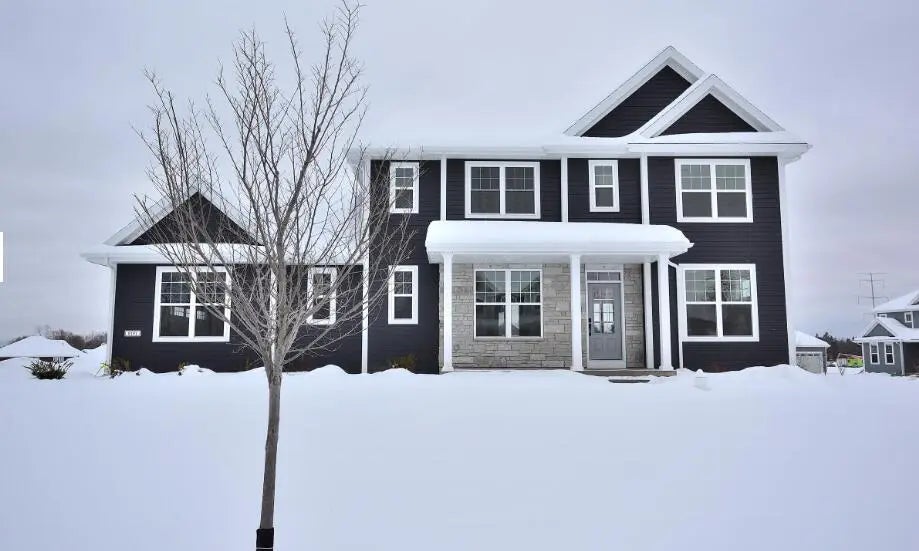 8191 Skylark Ct, Mequon