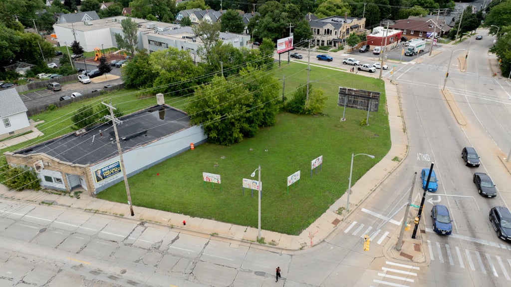 3512 N Dr Martin Luther King Jr Dr, Milwaukee