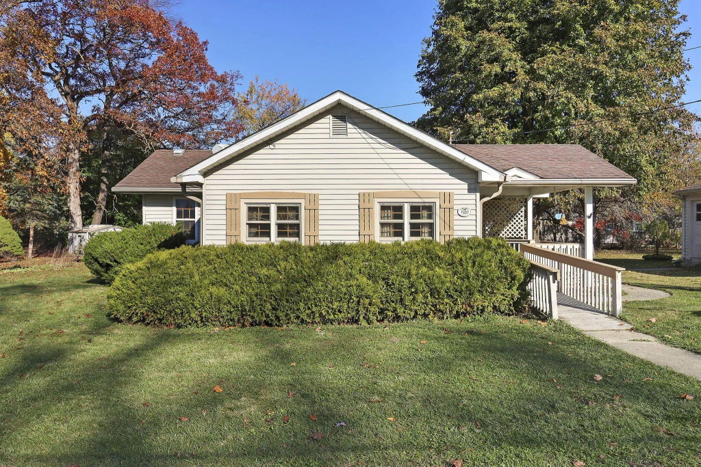 W1020 Narcissus Rd, Bloomfield