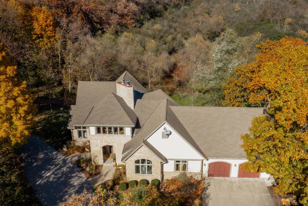 35300 Pabst Rd, Oconomowoc