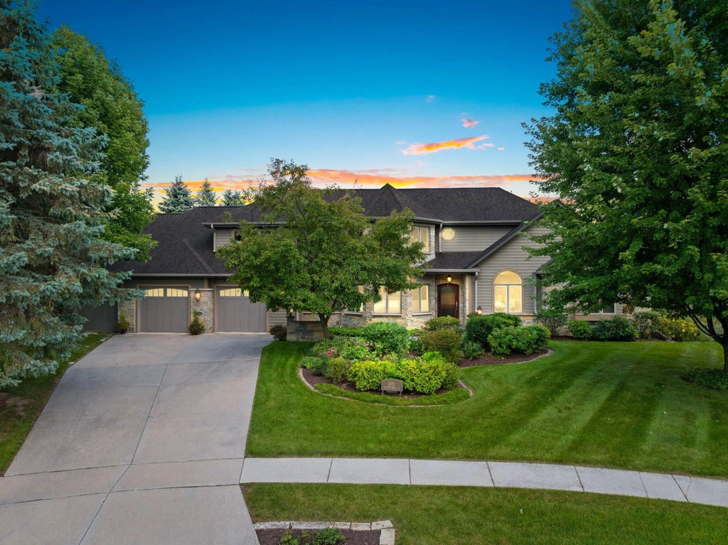 2101 Hunters Ridge Ct, Manitowoc