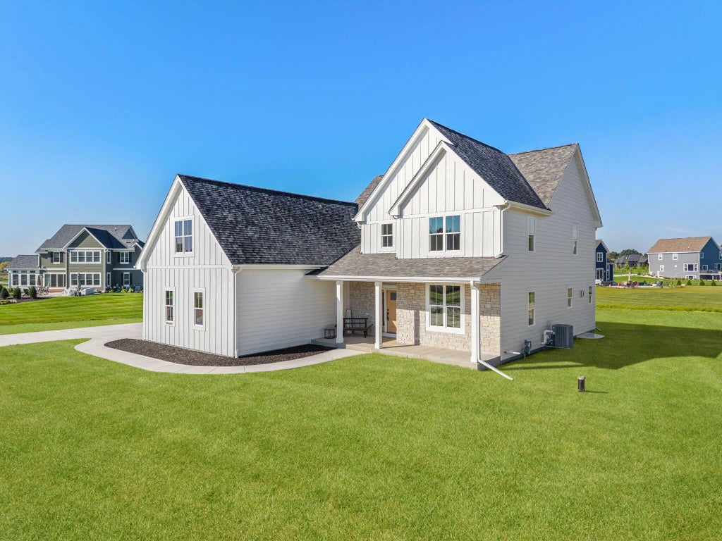 W276n8387 Marshall Dr, Lisbon