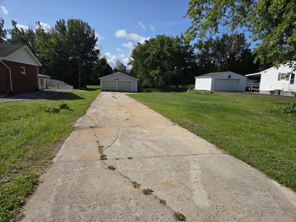 420 E Church St, Mishicot