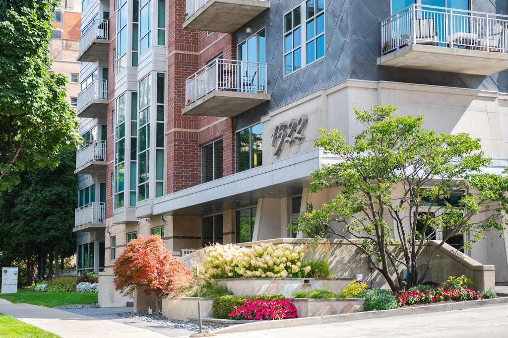 1522 N Prospect Ave 301, Milwaukee