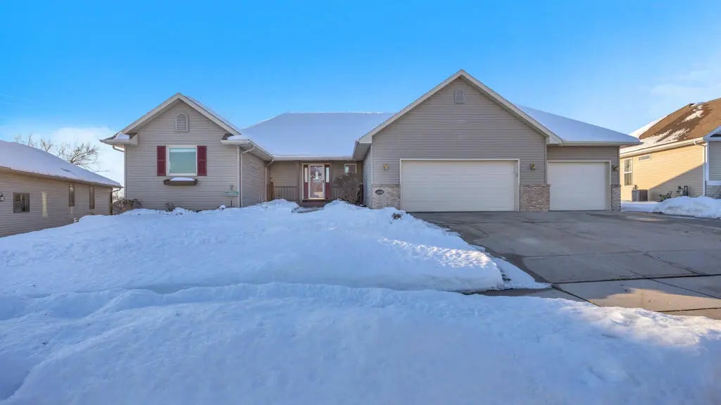 1138 Prairie Rd, Plymouth