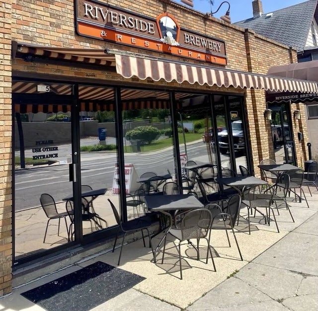 255 S Main St, West Bend