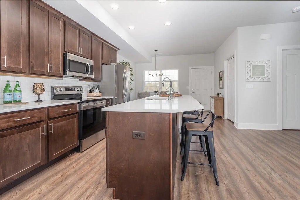 455 Hillary Cir D, Johnson Creek