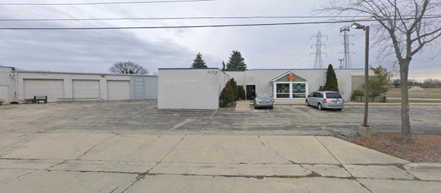 4230 W Loomis Rd, Greenfield