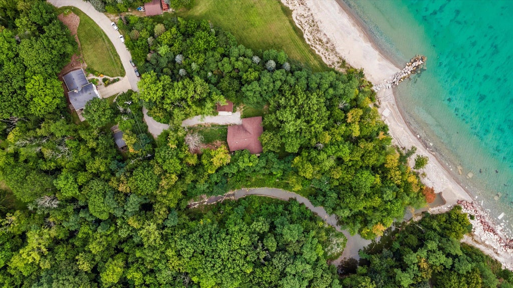 1701 Heather Ln, Caledonia