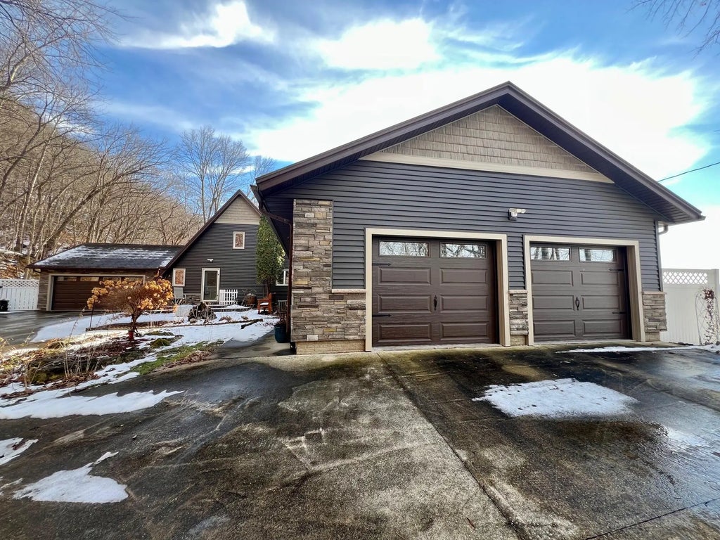 9642 State Highway 35 -, De Soto