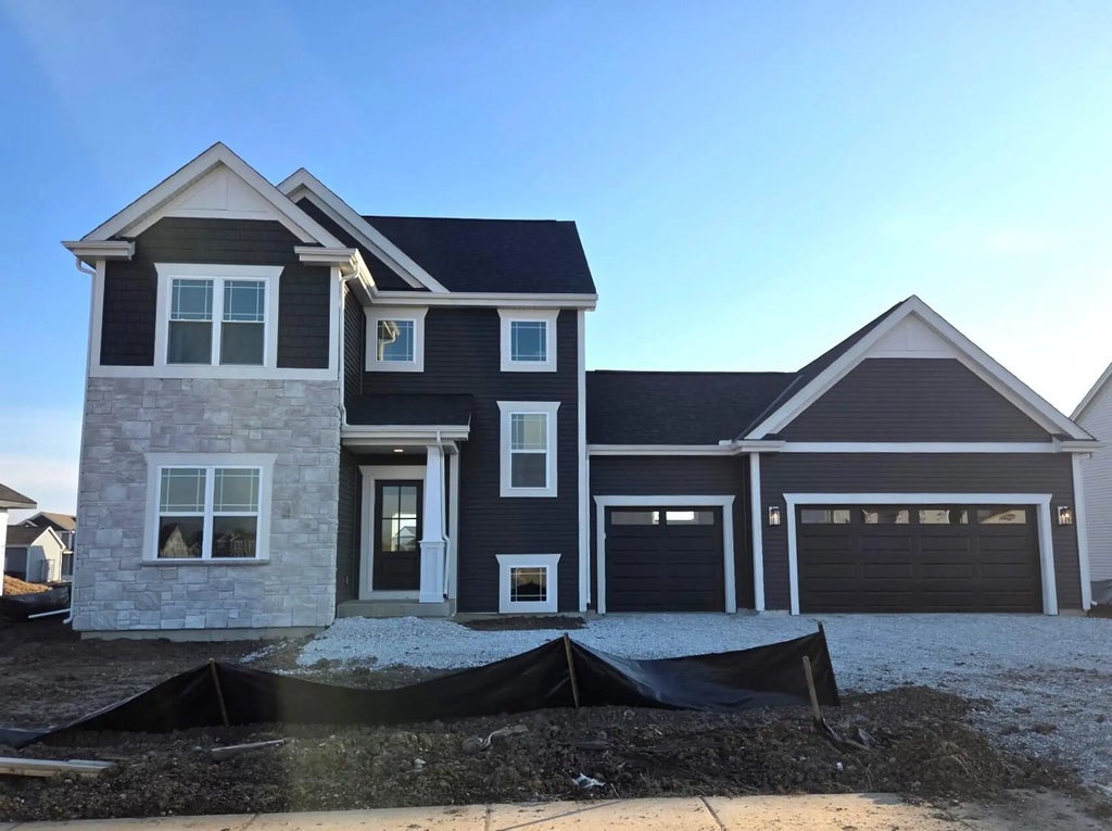 1275 Wild Rye Ln, Oconomowoc