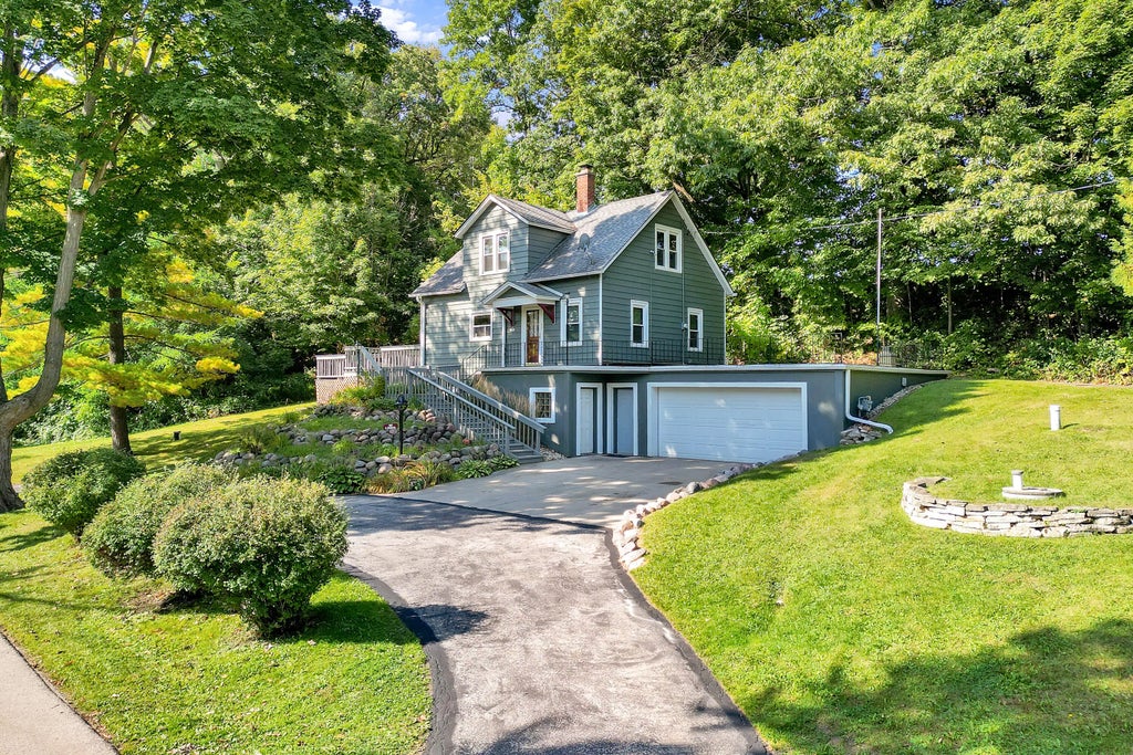 7107 River Dr N, Barton