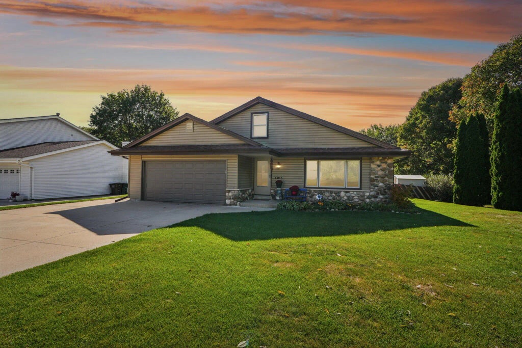 4013 S 106th St, Greenfield