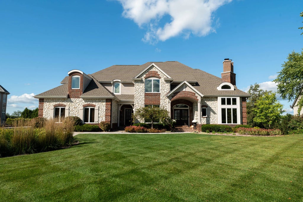 1702 E Juniper Way, Hartland