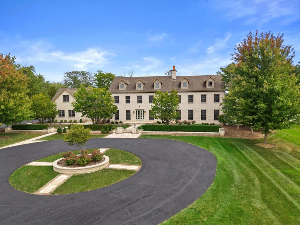 10060 N Range Line Rd, Mequon