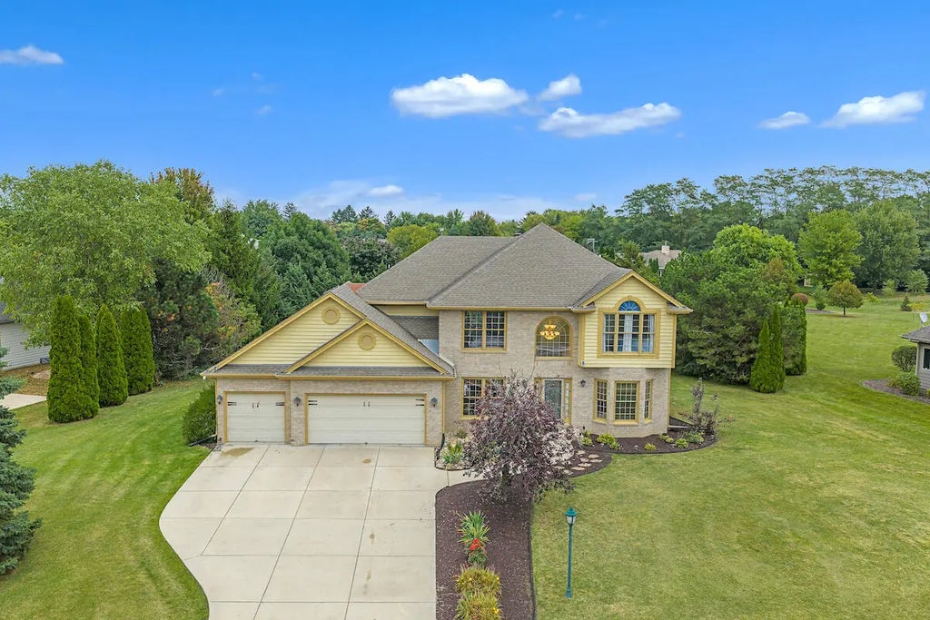 215 Emerald Dr, Mount Pleasant