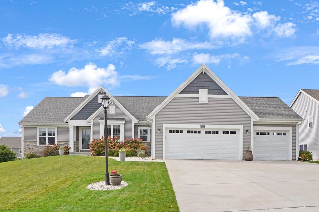 3637 Olde Howell Rd, Waukesha