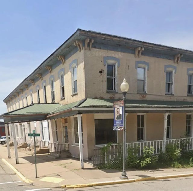 105 W 7th St, Neillsville