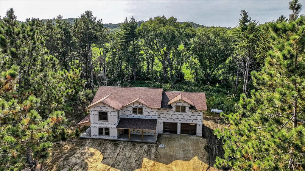 W15971 Cedar Rd, Springfield