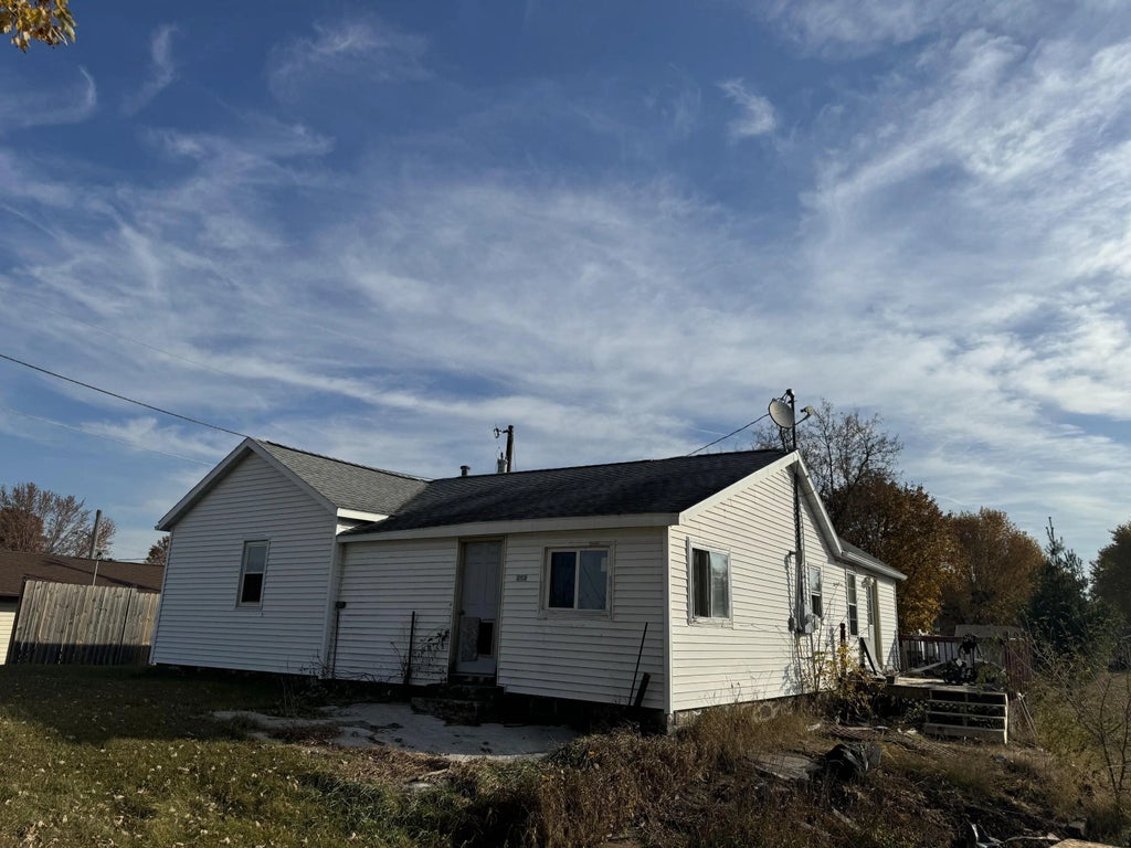 313 S Park Rd, Blair