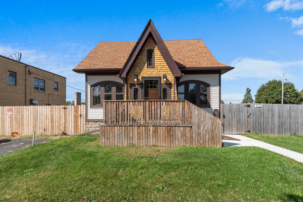 7528 W Beloit Rd, West Allis