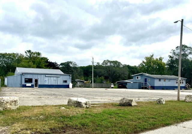 N5106 State Road 35 -, Onalaska