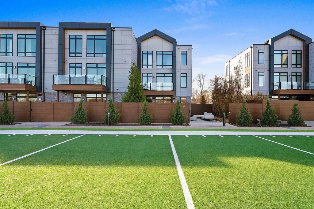 1110 Brookwood Dr, Ashwaubenon