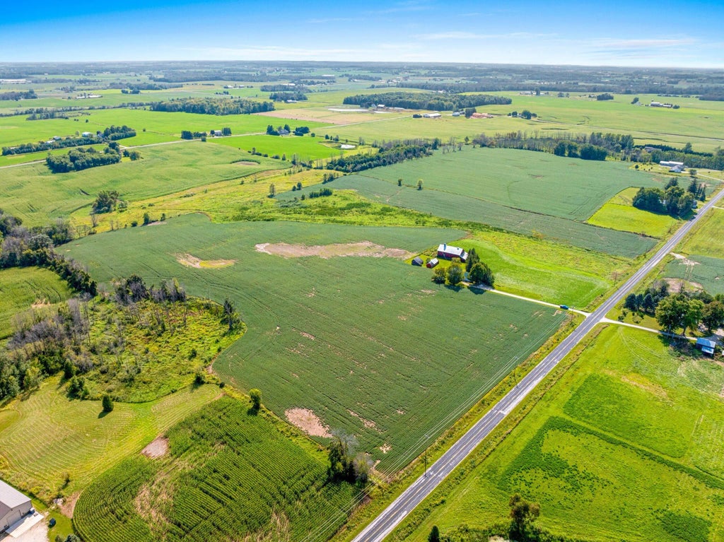 8177 Middle Rd, Manitowoc Rapids